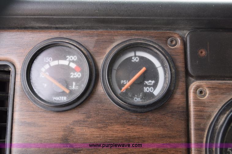 image for item E6012 1995 Freightliner FLD cab and chassis