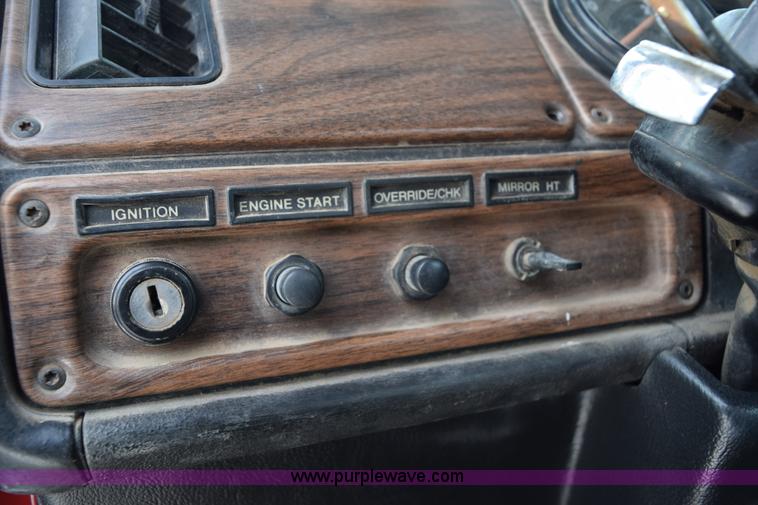 image for item E6012 1995 Freightliner FLD cab and chassis