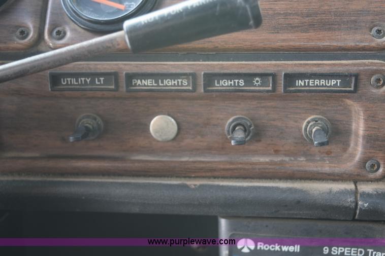 image for item E6012 1995 Freightliner FLD cab and chassis