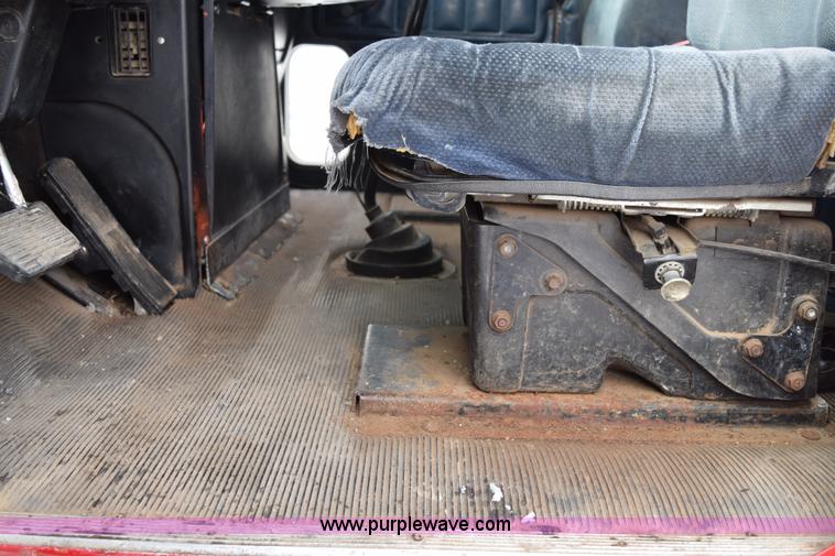 image for item E6012 1995 Freightliner FLD cab and chassis