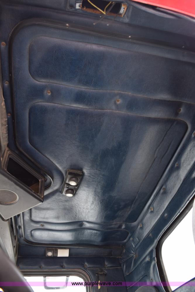 image for item E6012 1995 Freightliner FLD cab and chassis