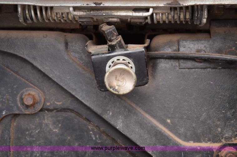 image for item E6012 1995 Freightliner FLD cab and chassis