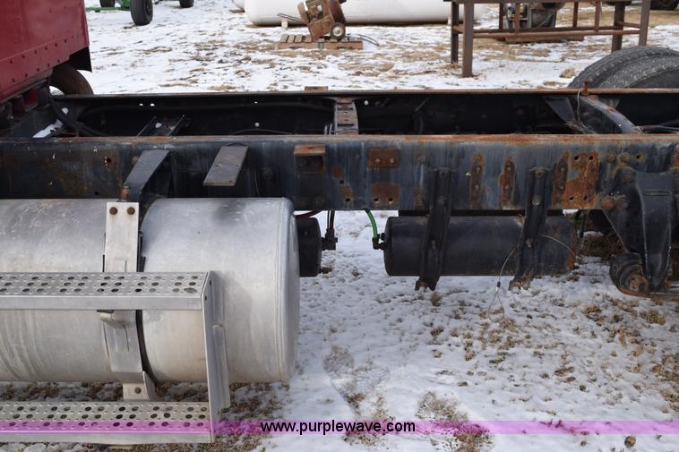 image for item E6012 1995 Freightliner FLD cab and chassis