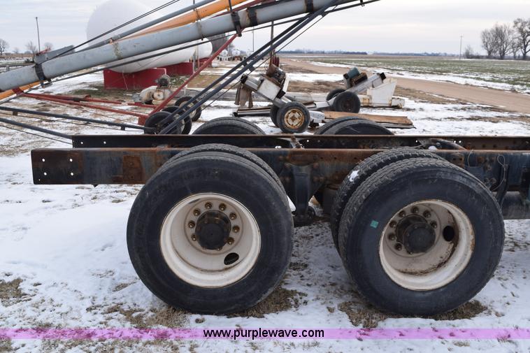 image for item E6012 1995 Freightliner FLD cab and chassis