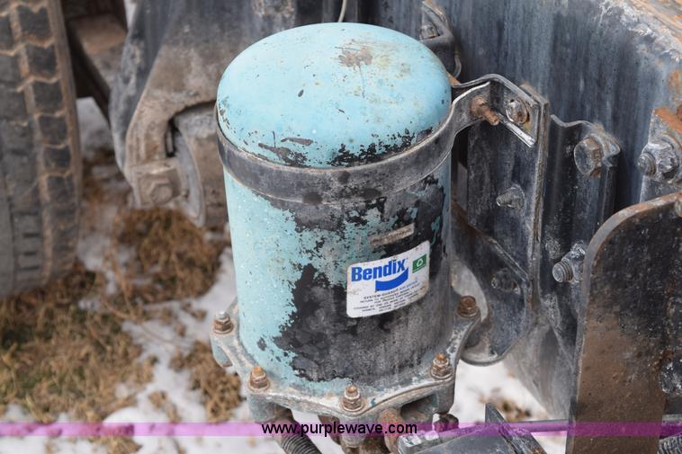 image for item E6012 1995 Freightliner FLD cab and chassis