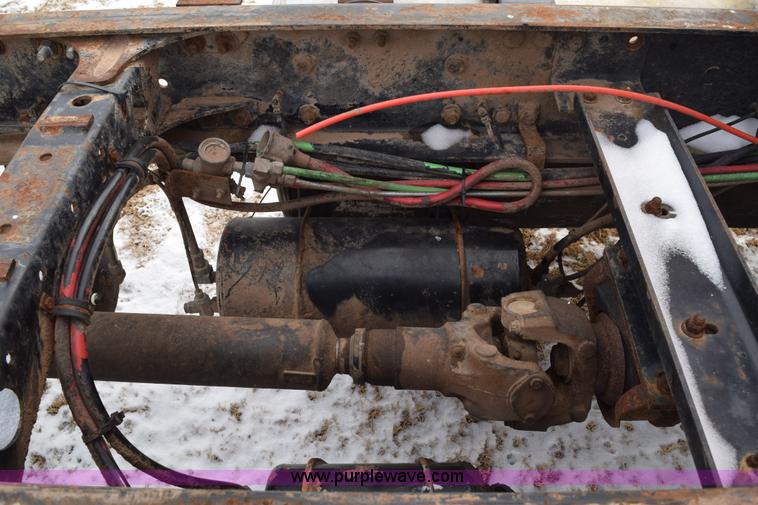 image for item E6012 1995 Freightliner FLD cab and chassis