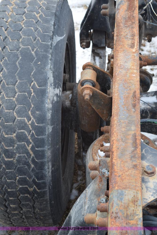 image for item E6012 1995 Freightliner FLD cab and chassis