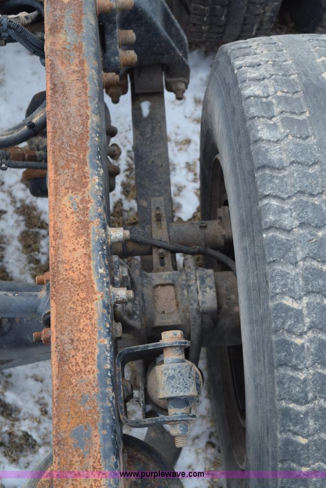 image for item E6012 1995 Freightliner FLD cab and chassis