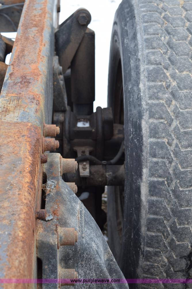 image for item E6012 1995 Freightliner FLD cab and chassis