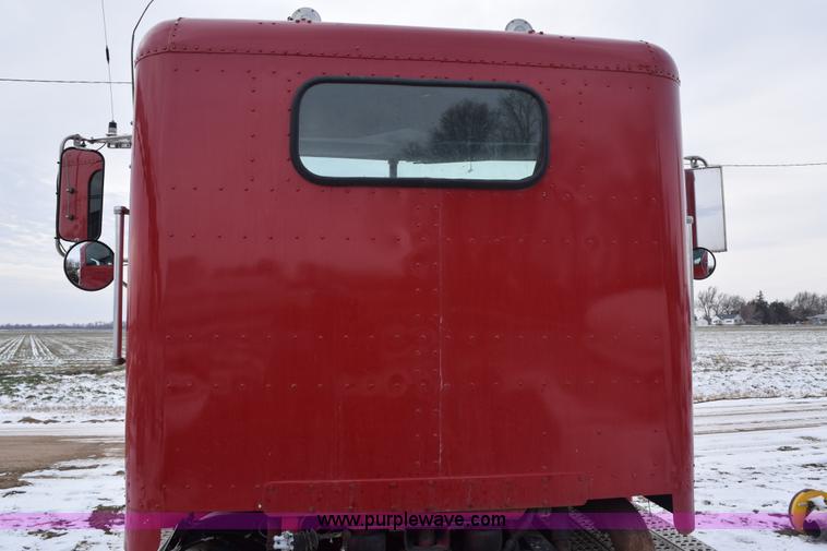 image for item E6012 1995 Freightliner FLD cab and chassis