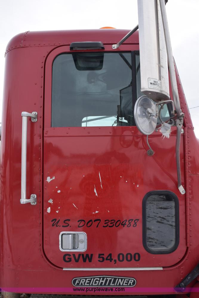 image for item E6012 1995 Freightliner FLD cab and chassis