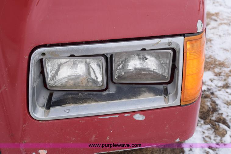 image for item E6012 1995 Freightliner FLD cab and chassis