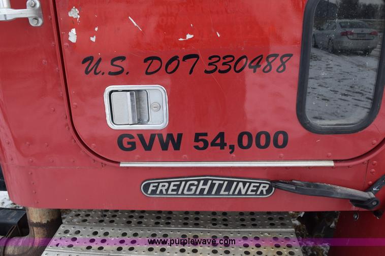image for item E6012 1995 Freightliner FLD cab and chassis