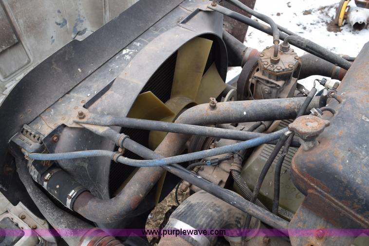 image for item E6012 1995 Freightliner FLD cab and chassis