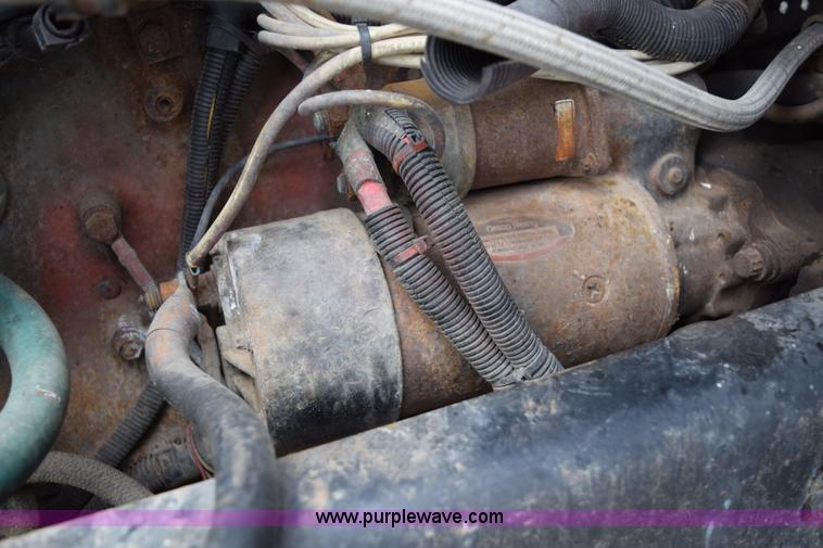 image for item E6012 1995 Freightliner FLD cab and chassis