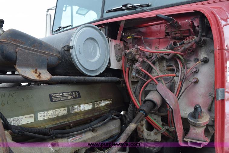 image for item E6012 1995 Freightliner FLD cab and chassis