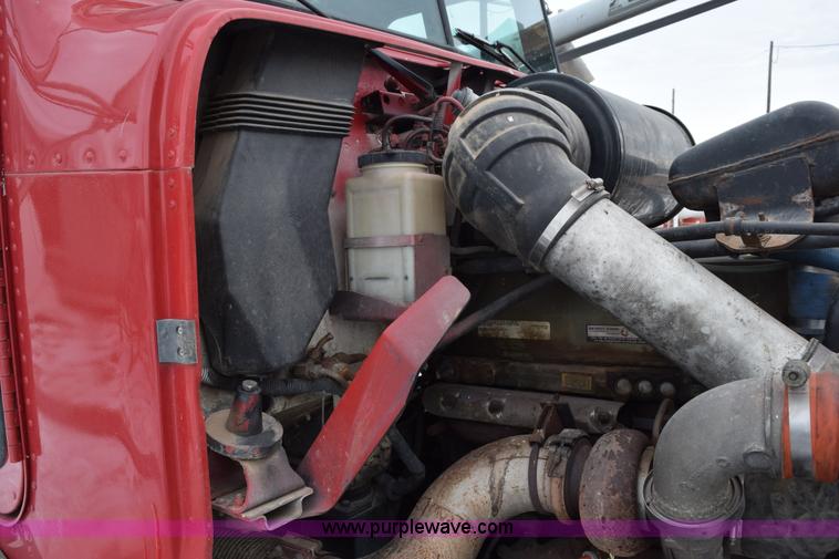 image for item E6012 1995 Freightliner FLD cab and chassis