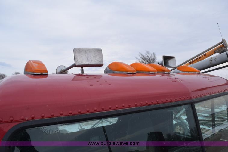 image for item E6012 1995 Freightliner FLD cab and chassis