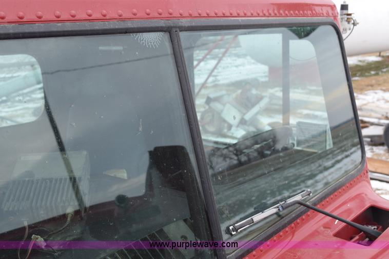 image for item E6012 1995 Freightliner FLD cab and chassis