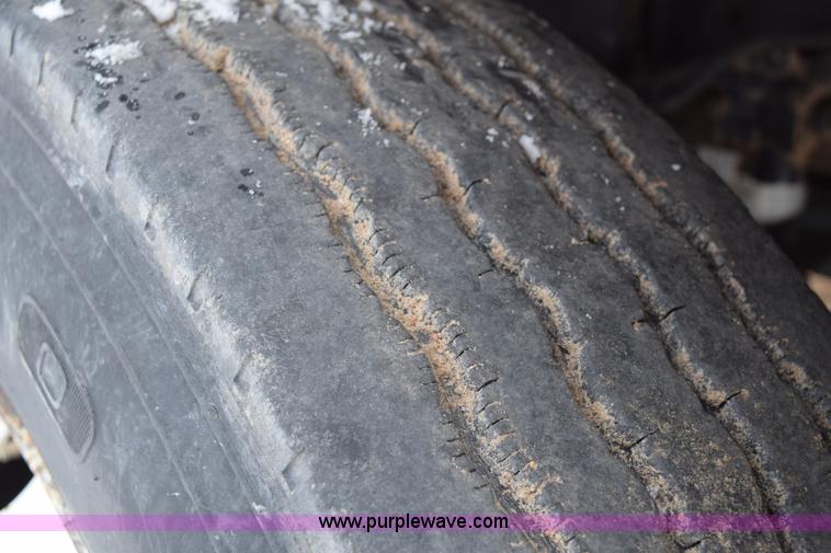 image for item E6012 1995 Freightliner FLD cab and chassis