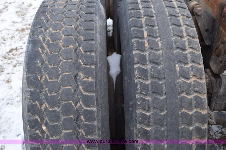 image for item E6012 1995 Freightliner FLD cab and chassis