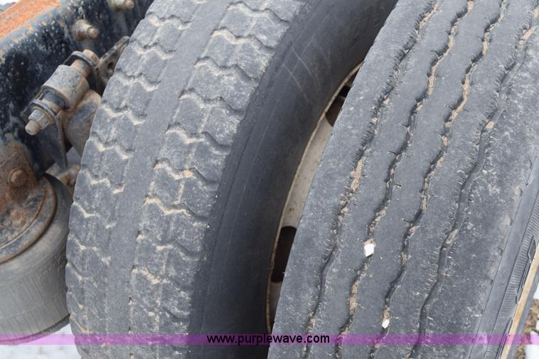 image for item E6012 1995 Freightliner FLD cab and chassis