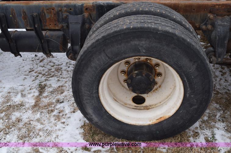 image for item E6012 1995 Freightliner FLD cab and chassis