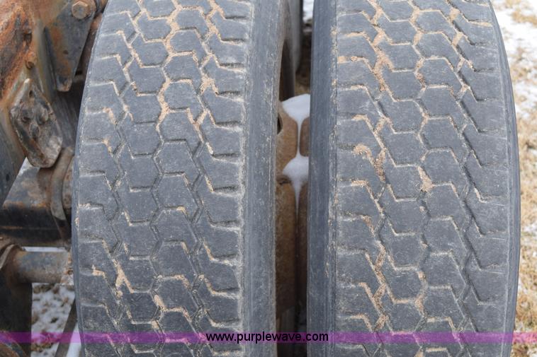 image for item E6012 1995 Freightliner FLD cab and chassis