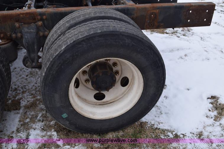 image for item E6012 1995 Freightliner FLD cab and chassis