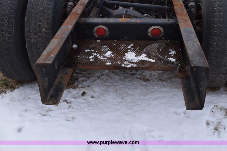 image for item E6012 1995 Freightliner FLD cab and chassis