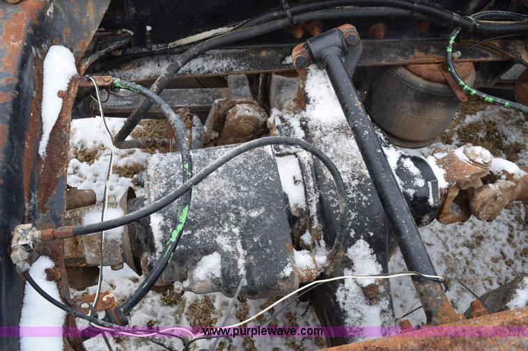 image for item E6012 1995 Freightliner FLD cab and chassis