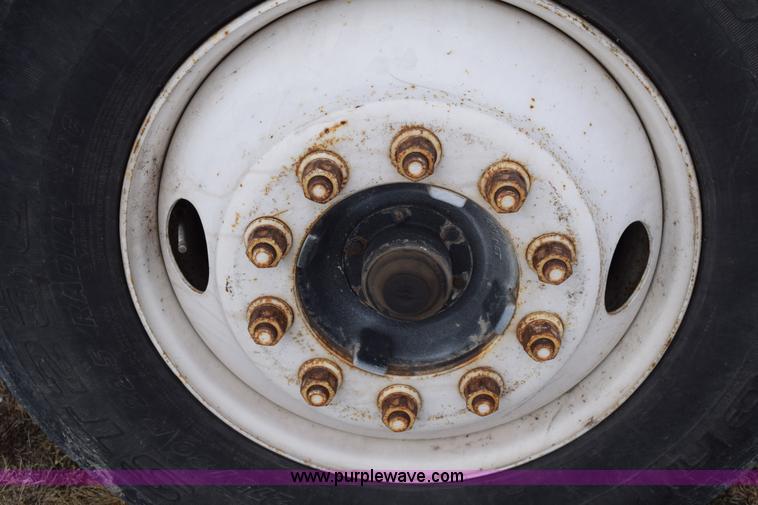 image for item E6012 1995 Freightliner FLD cab and chassis