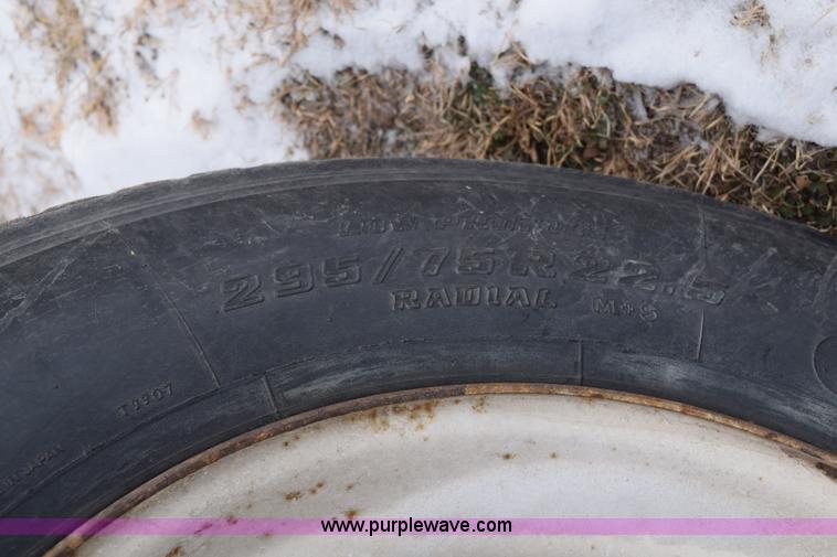 image for item E6012 1995 Freightliner FLD cab and chassis