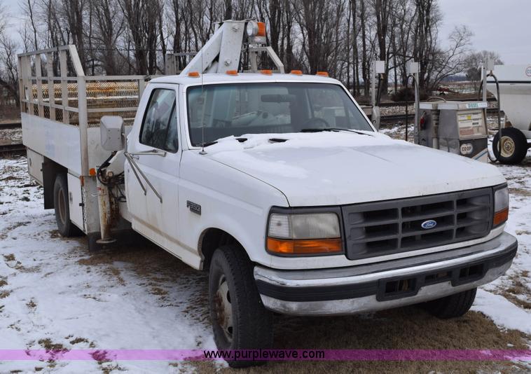image for item E6046 1993 Ford F350 XL service truck