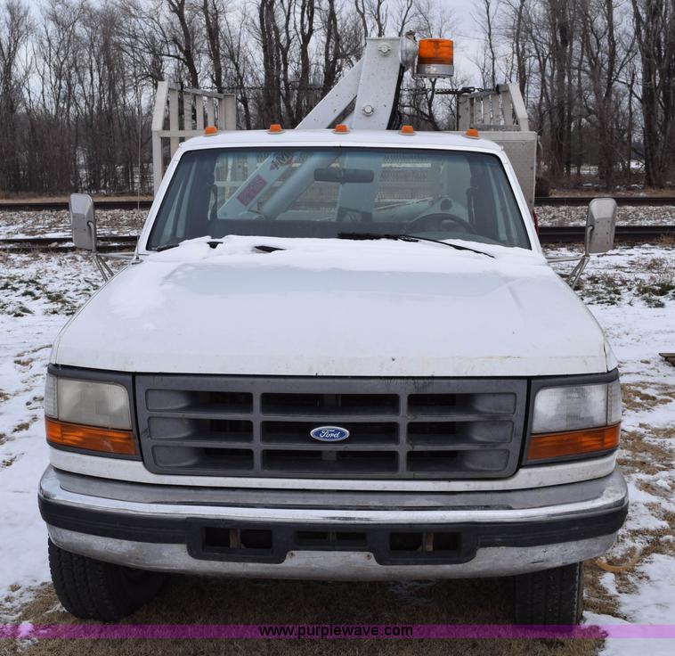 image for item E6046 1993 Ford F350 XL service truck