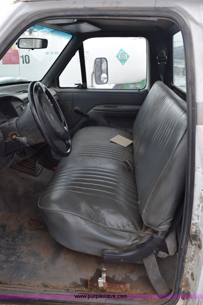 image for item E6046 1993 Ford F350 XL service truck