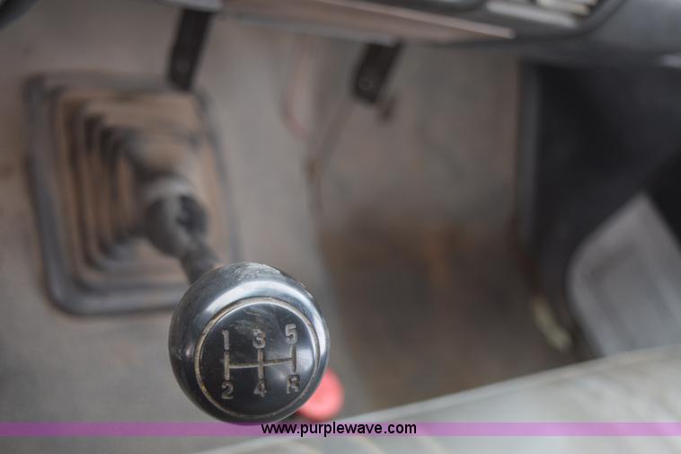 image for item E6046 1993 Ford F350 XL service truck