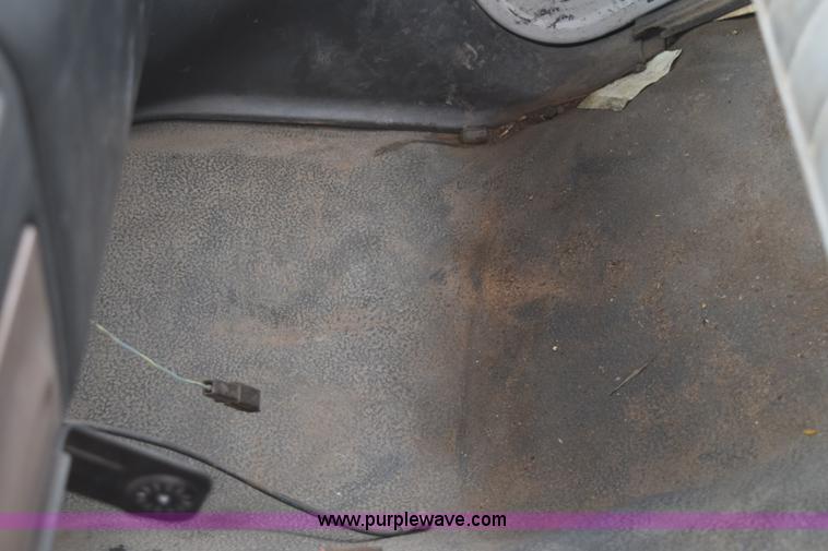 image for item E6046 1993 Ford F350 XL service truck