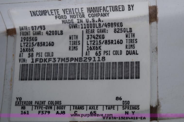 image for item E6046 1993 Ford F350 XL service truck