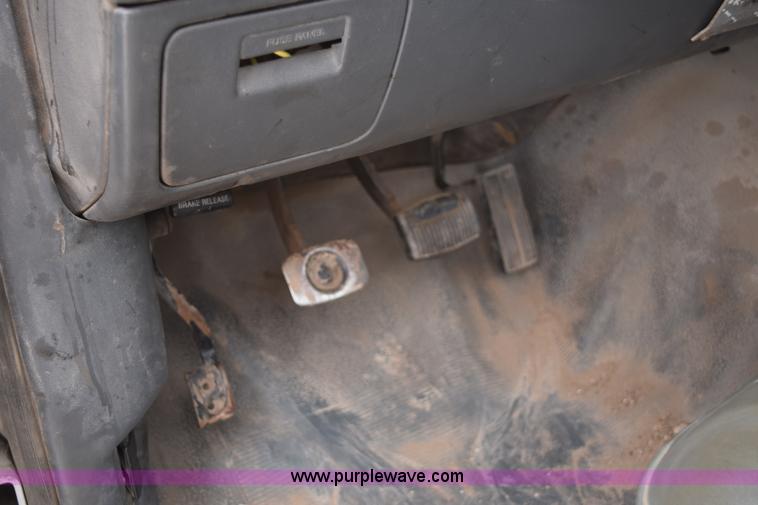 image for item E6046 1993 Ford F350 XL service truck