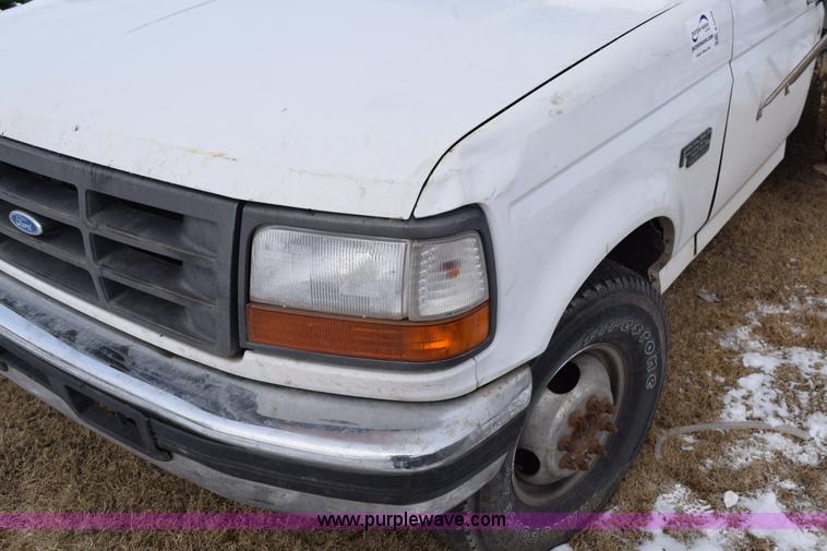 image for item E6046 1993 Ford F350 XL service truck