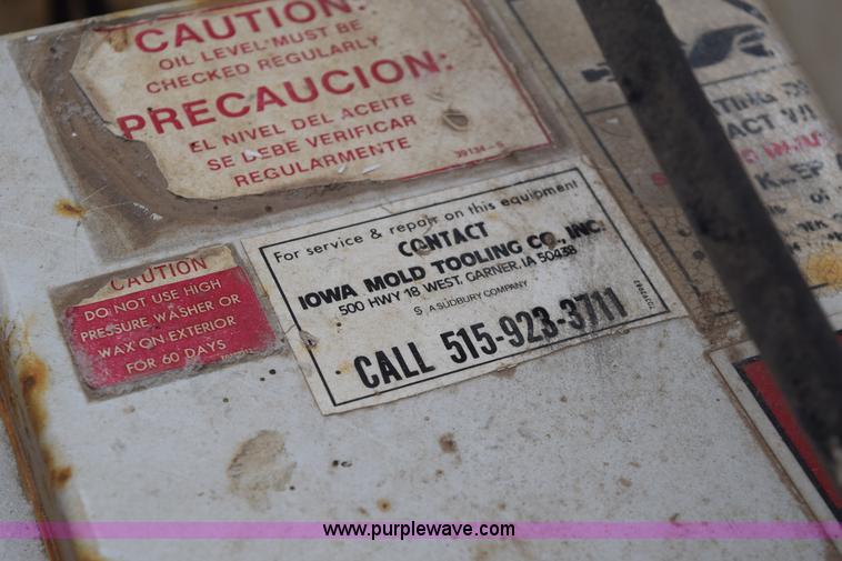 image for item E6046 1993 Ford F350 XL service truck