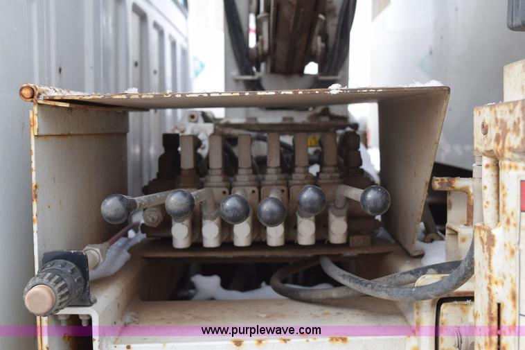 image for item E6046 1993 Ford F350 XL service truck