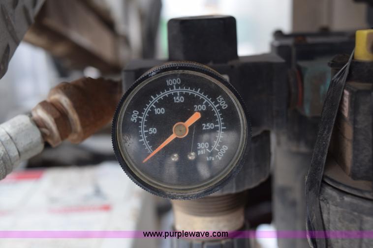 image for item E6046 1993 Ford F350 XL service truck