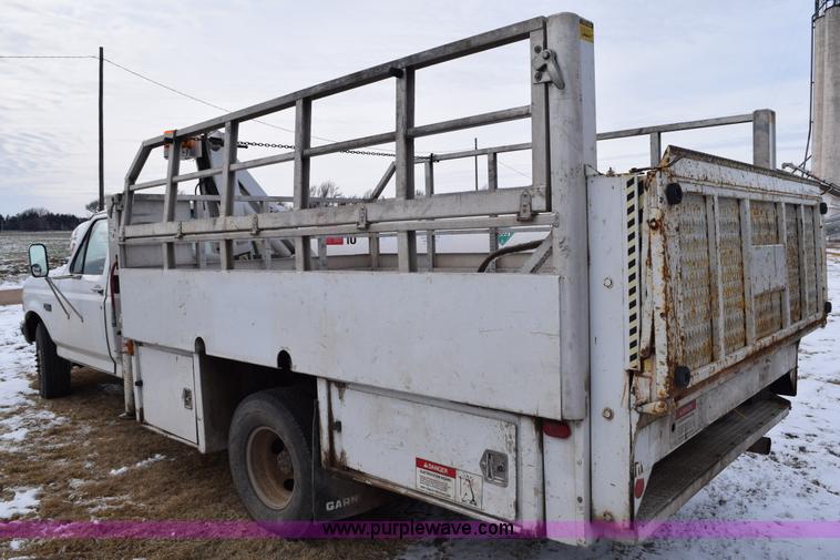 image for item E6046 1993 Ford F350 XL service truck
