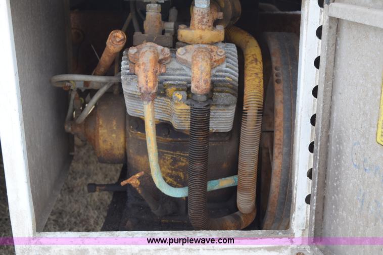 image for item E6046 1993 Ford F350 XL service truck