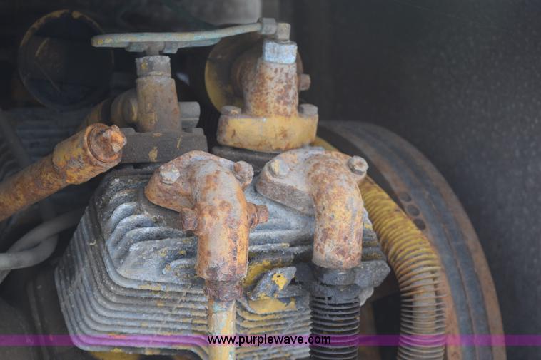 image for item E6046 1993 Ford F350 XL service truck