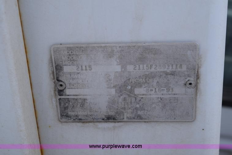 image for item E6046 1993 Ford F350 XL service truck