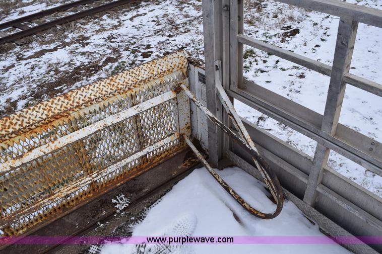 image for item E6046 1993 Ford F350 XL service truck