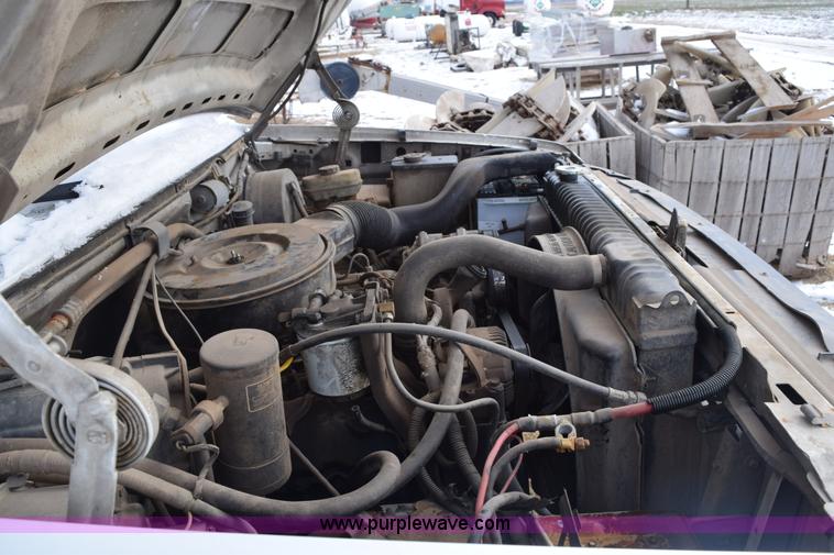 image for item E6046 1993 Ford F350 XL service truck